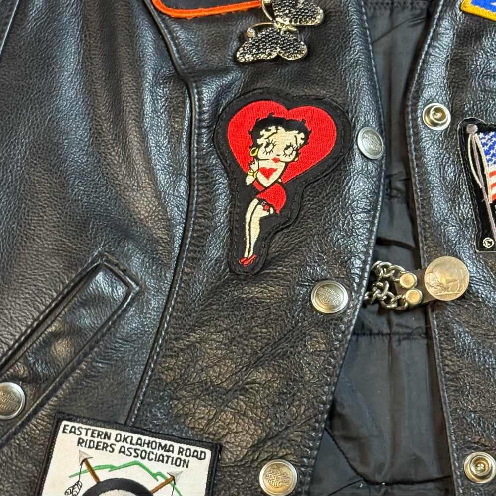 Women's Harley Davidson
Leather Vest - Picture 6 of 16